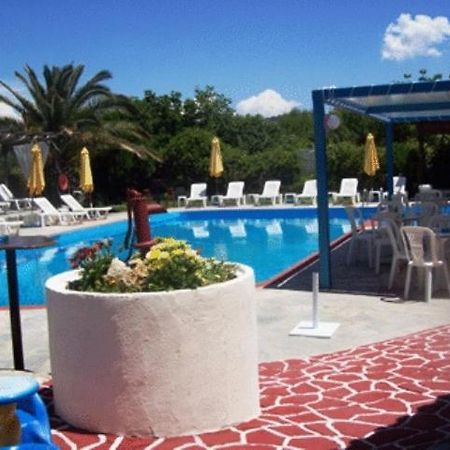 Aquarius Hotel Fourka Exterior photo
