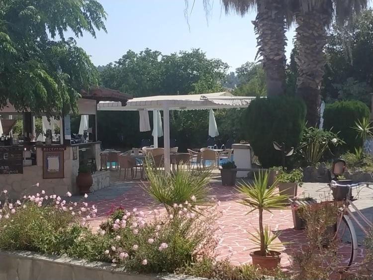 Aquarius Hotel Fourka Exterior photo